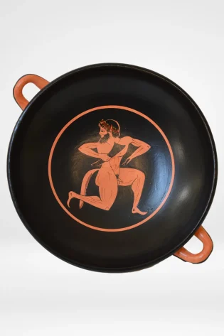 greek pottery red figure kylix satyr the labors of herakles the tripod of delphi herakles and apollo the giant alkyoneus sjs prf 012